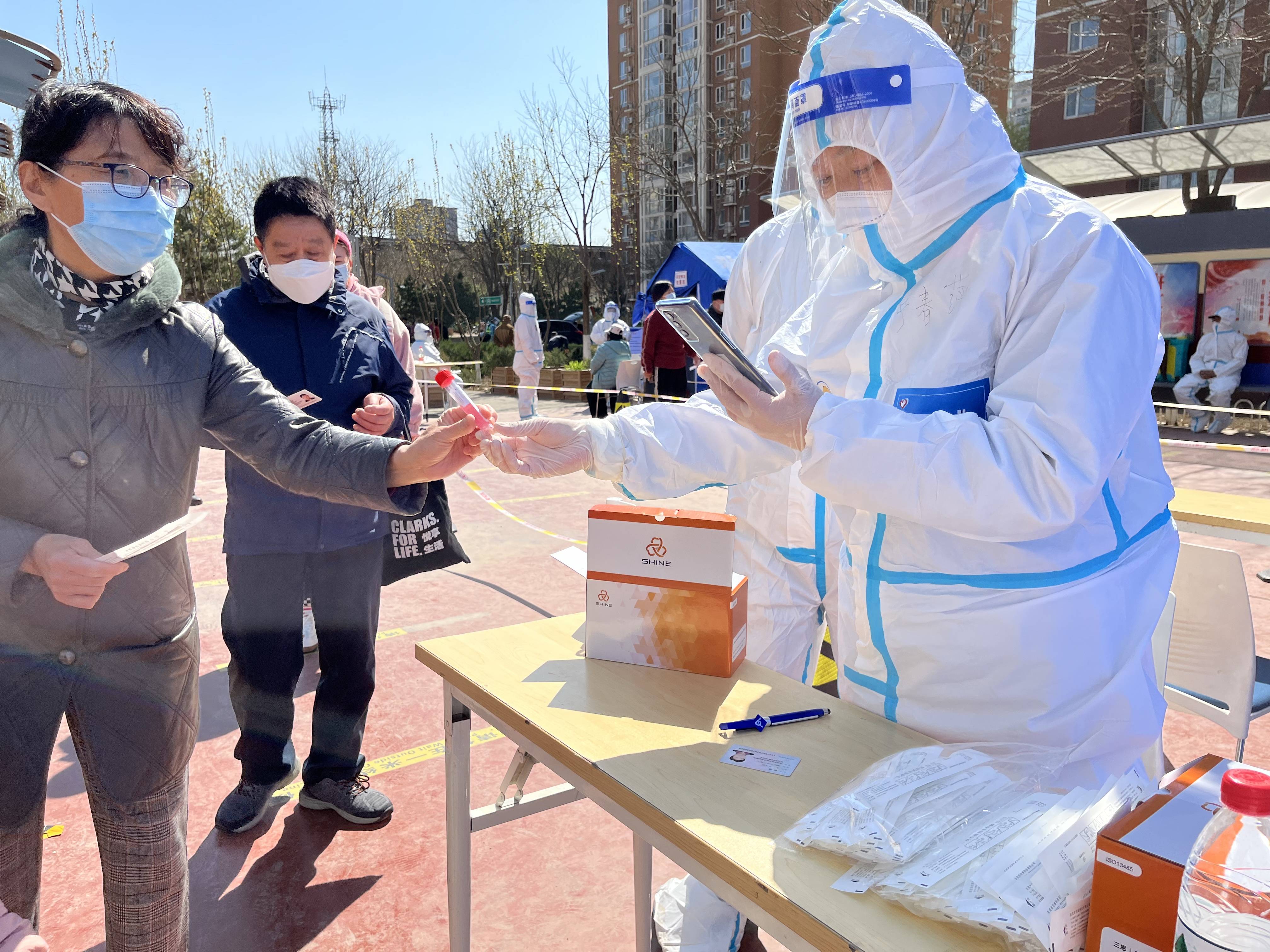 志愿者风采—京徽志愿服务总队助力广外街道核酸检测