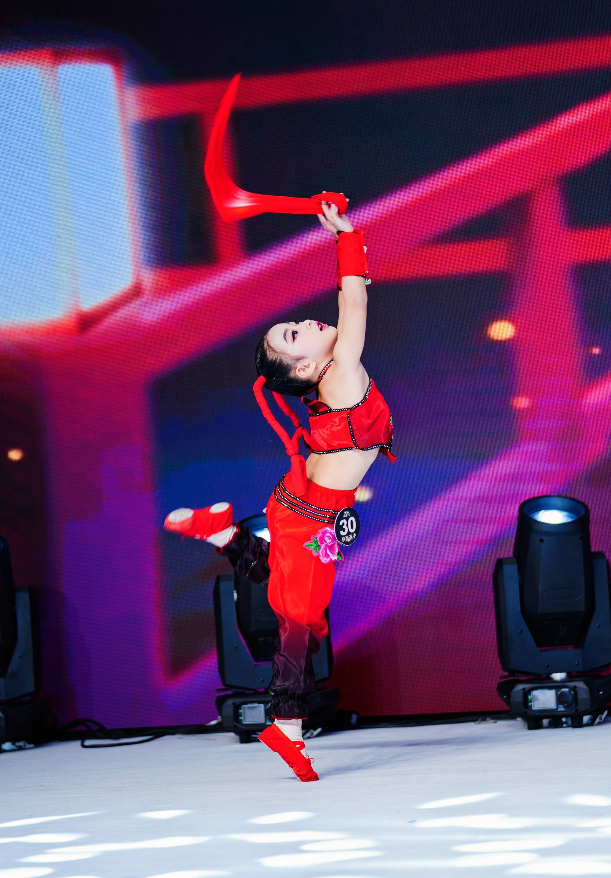 专访| 舞林新生代广州明星舞者 曾婉华:站上舞台,投入最好的自己_舞蹈