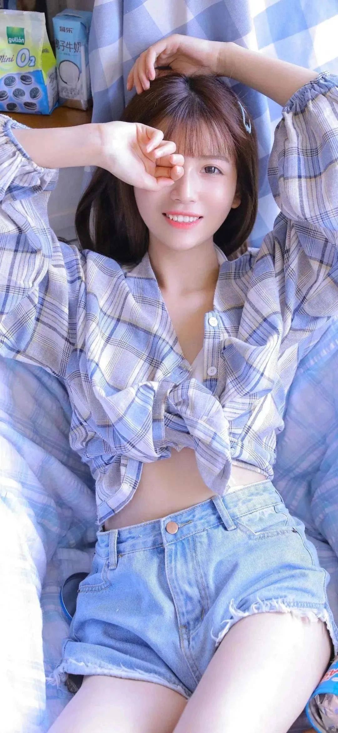 一组高清手机壁纸美女图片
