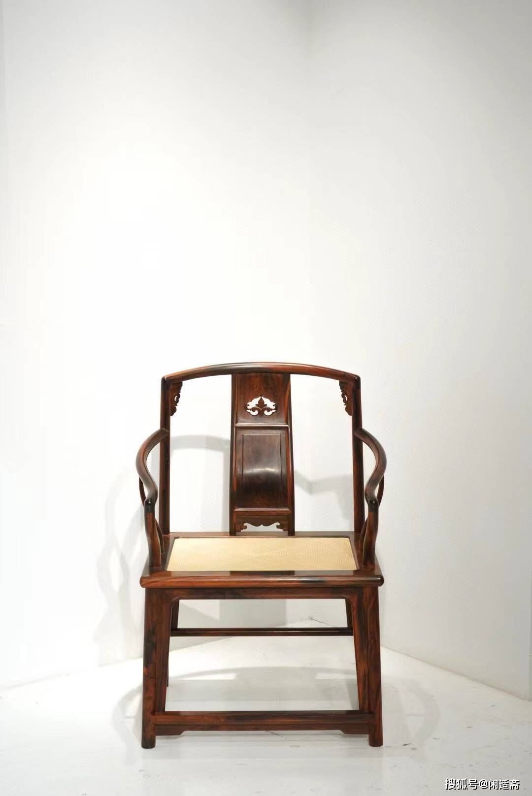 原创古雅俊美大红酸枝藤编软屉塔刹纹矮南官帽椅