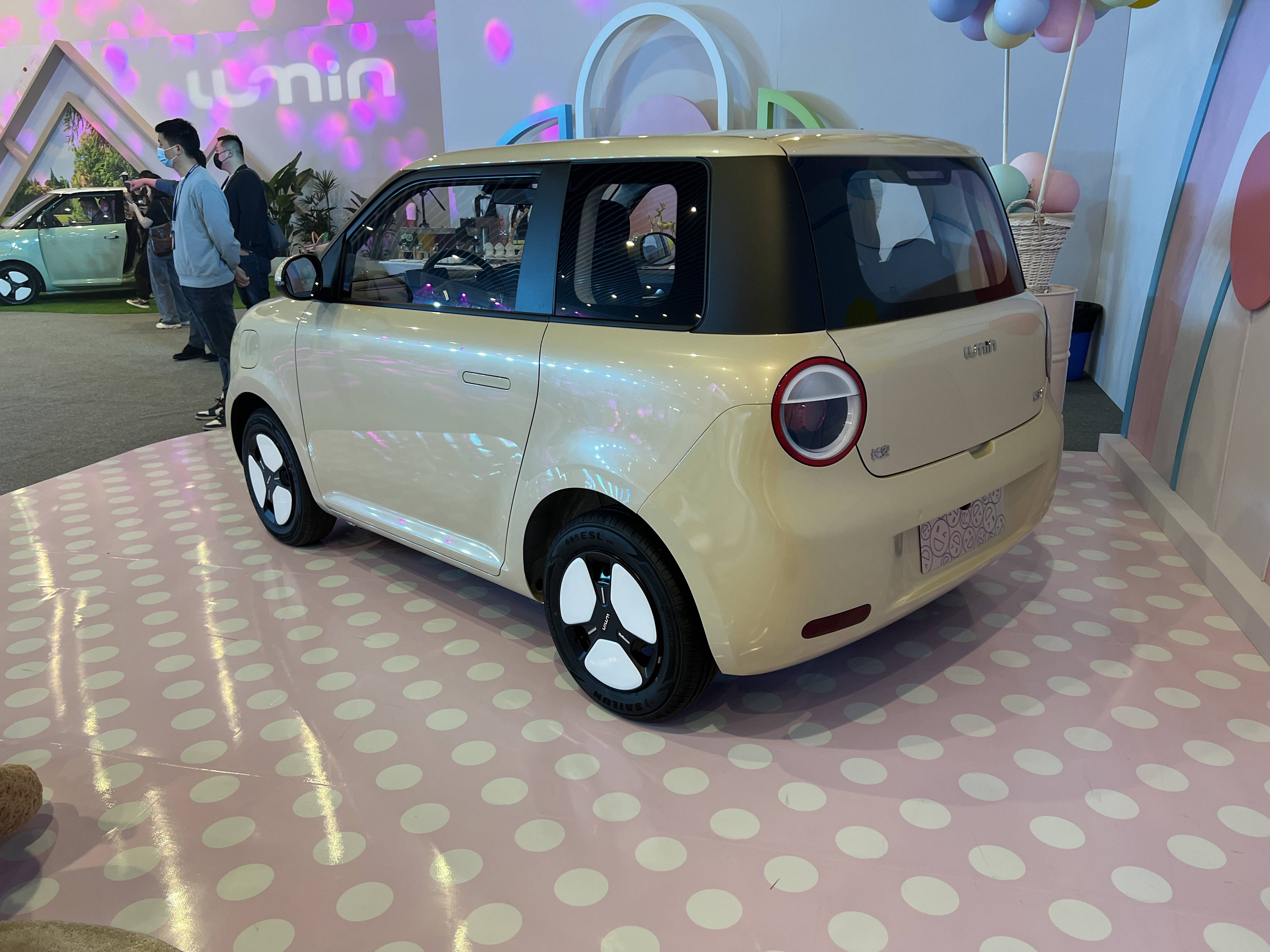 长安lumin正式亮相,定位微型电动车,设计语言很动感_搜狐汽车_搜狐网