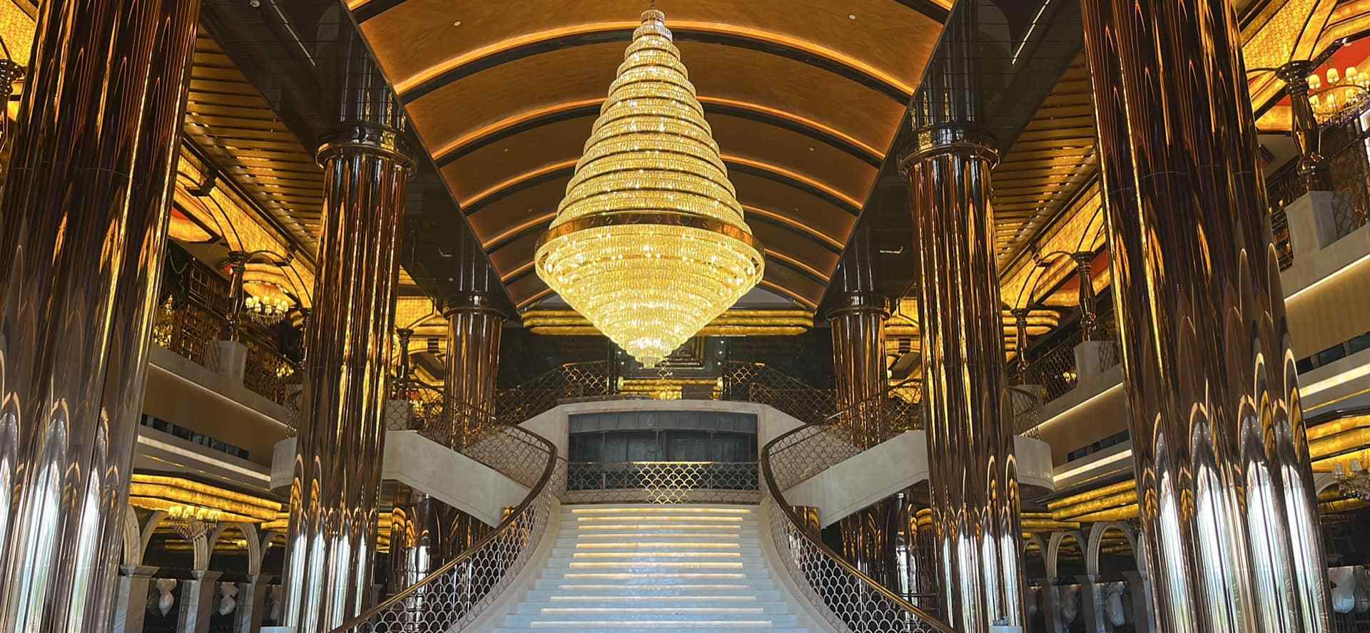 哈利波特ktv是大其力具有国际水准的豪华ktv,由佤族开办颇有背景,所以