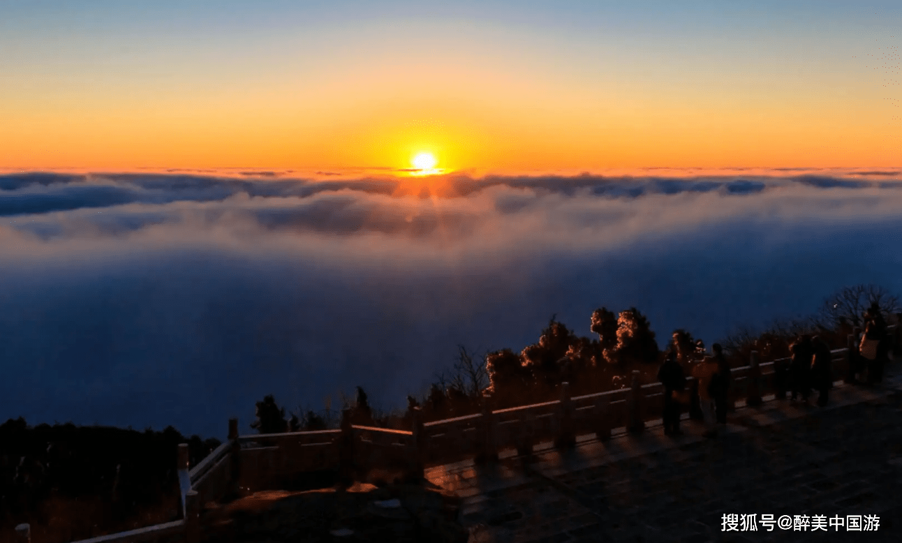 遊覽衡山,風景秀麗,香火旺盛,適合香客探訪_南嶽區_祝融峰_歷史