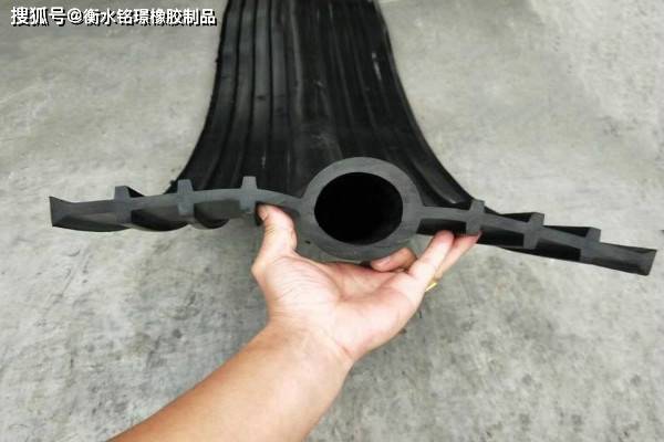 橡胶止水带的常用固定方法
