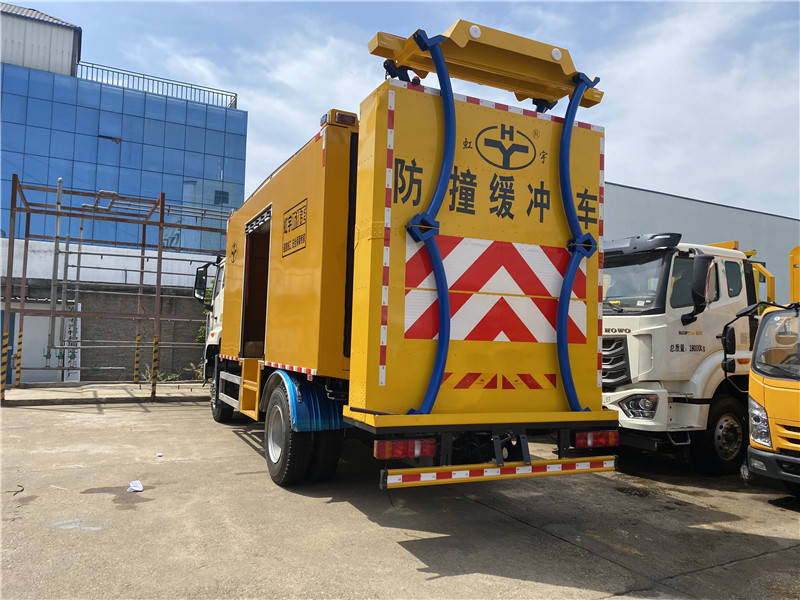 100k高速专用防撞车东风安全防撞车天锦防撞缓冲车