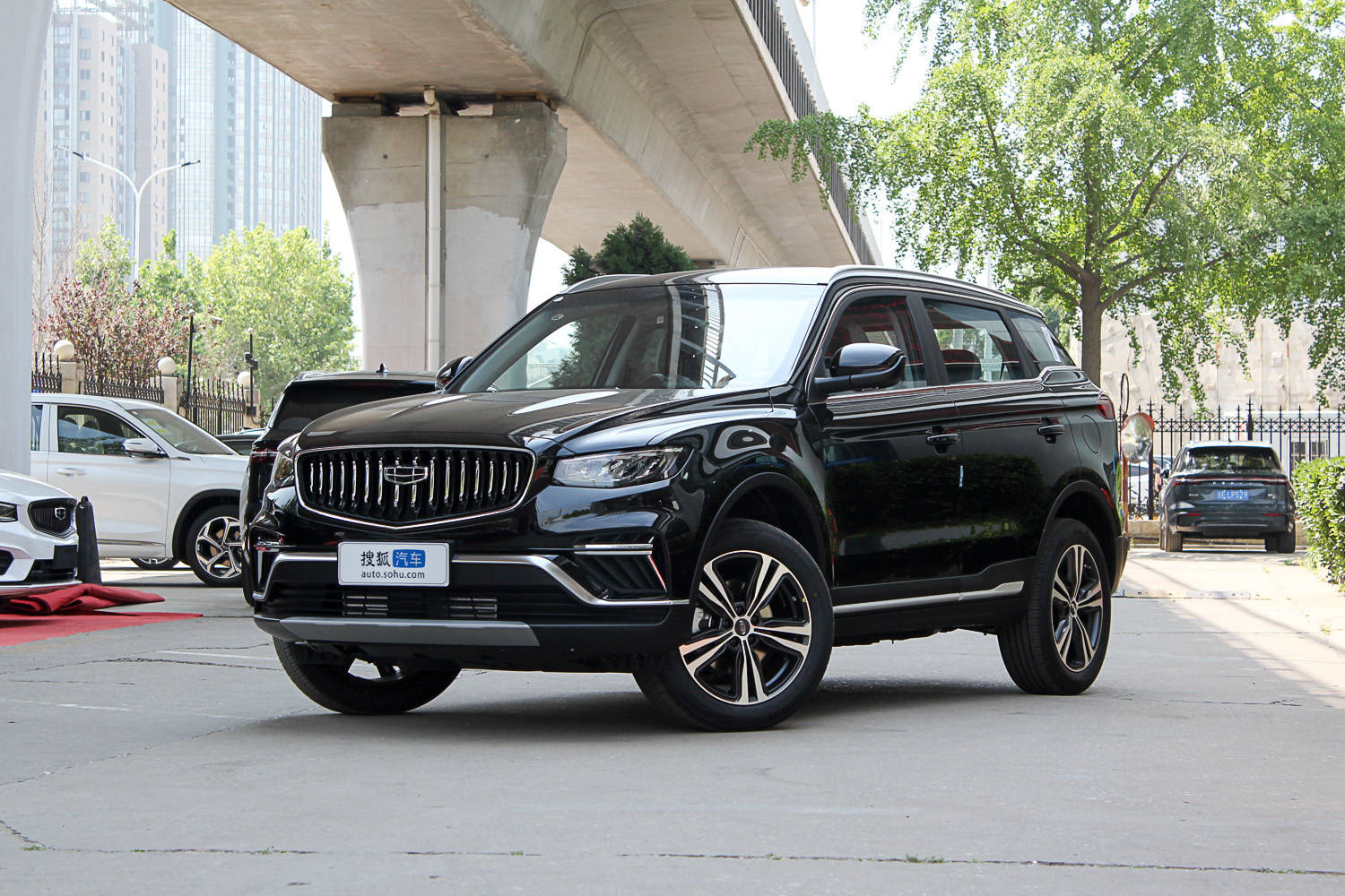 采用全新设计风格2022款吉利博越到店实拍