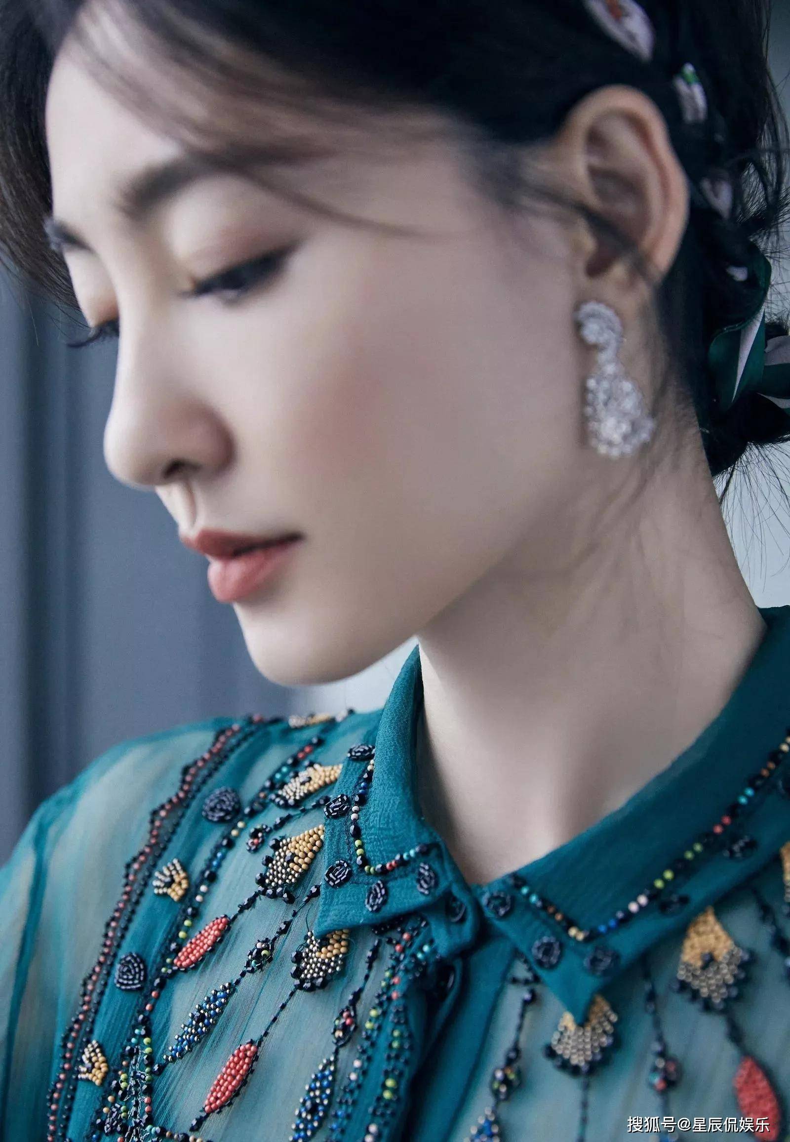 王丽坤气质婉约清新脱俗