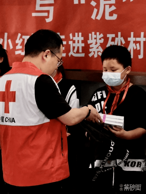 提前过六一:宜小红艺术团队走进紫砂小学_活动_宜兴_董亚芳