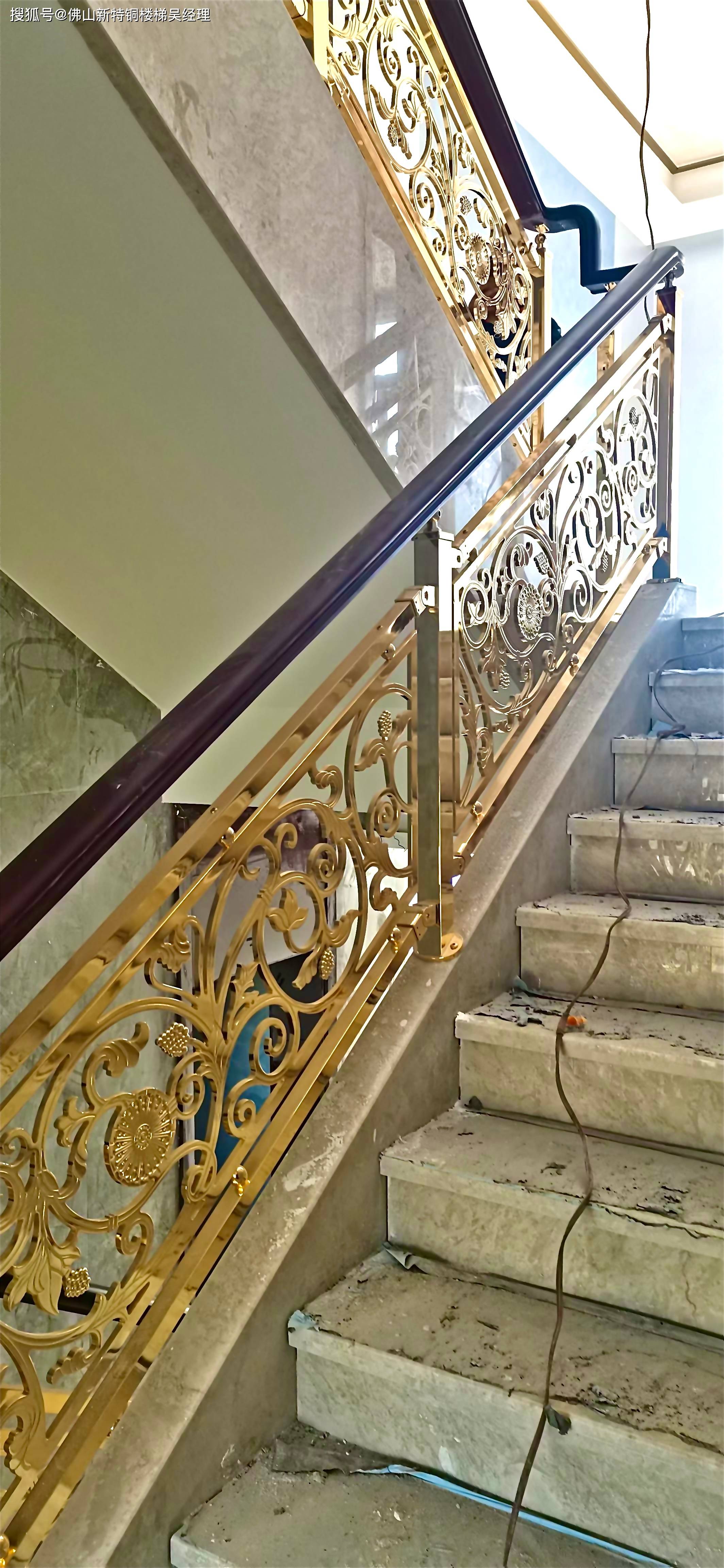 看看铜雕花楼梯扶手 铜艺栏杆需考虑整体问题