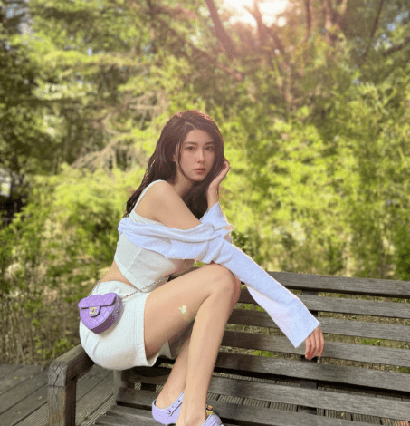 钟鹿纯_身材_恋情