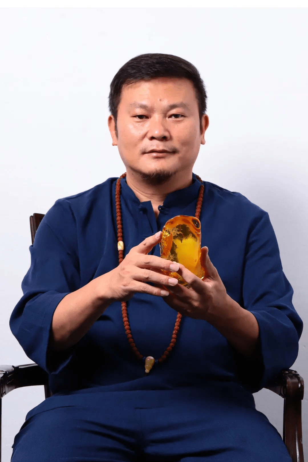 【活动地点】世纪琥珀博物馆品鉴厅【嘉宾简介】湖南省玉石雕刻大师