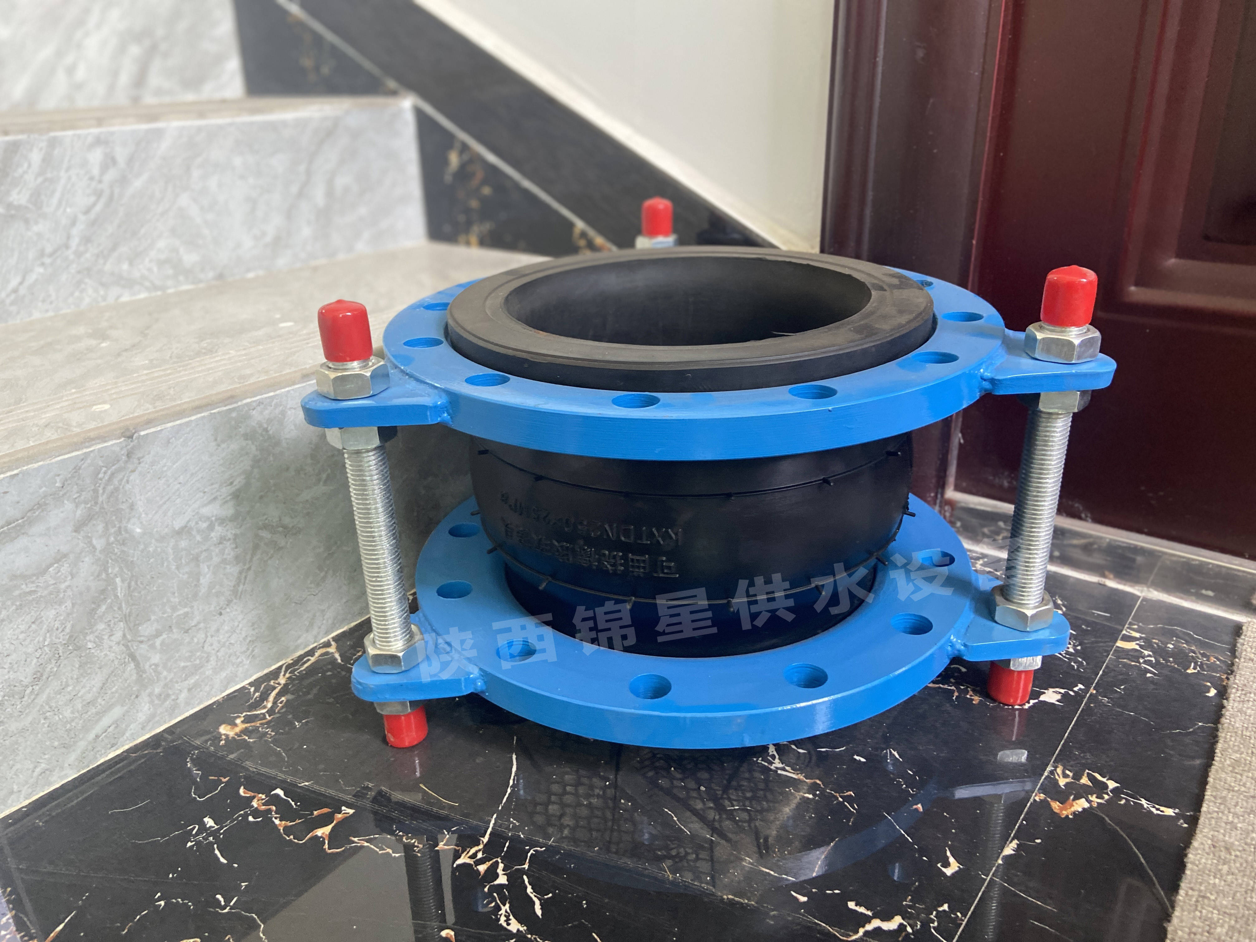 陕西锦星来告诉大家带限位橡胶软接头有何优势