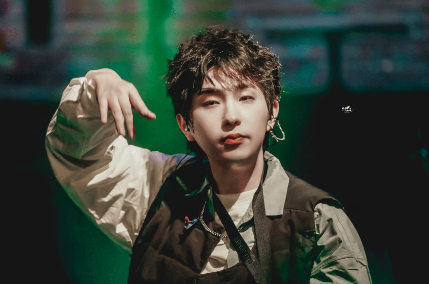 圣代本名王希圣,1996年9月9日出生于江苏省徐州市