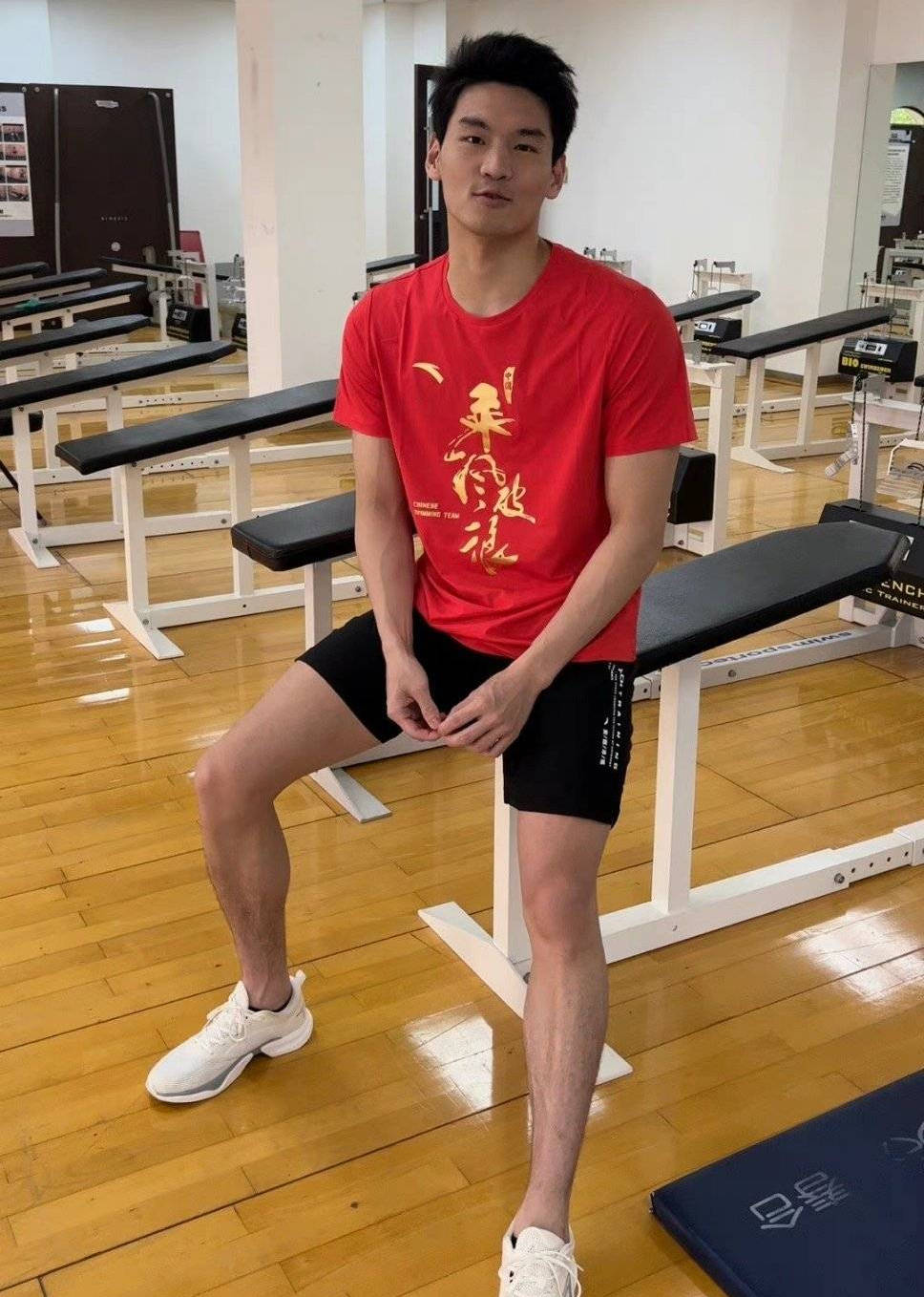 男帅女美!央视主持人王冰冰和游泳运动员徐嘉余疑官宣恋情