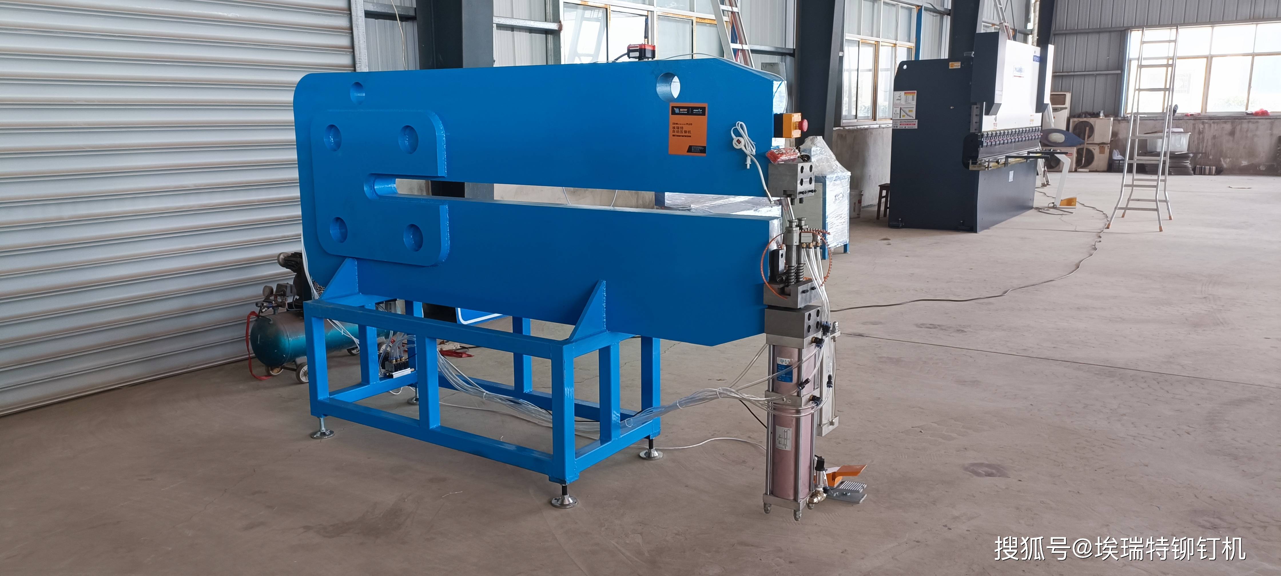 埃瑞特标志牌自动铆钉机,可靠与效率兼顾_结构_设备_技术