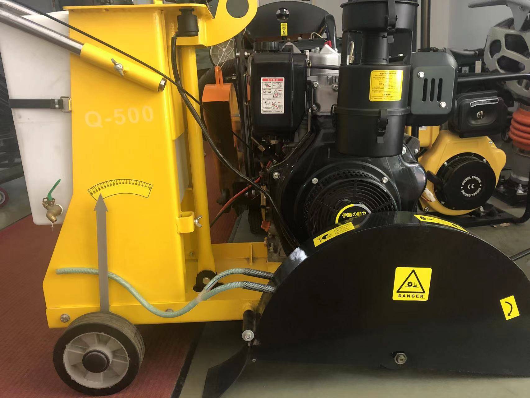 混凝土水泥路面用柴油马路切割机_搜狐汽车_搜狐网