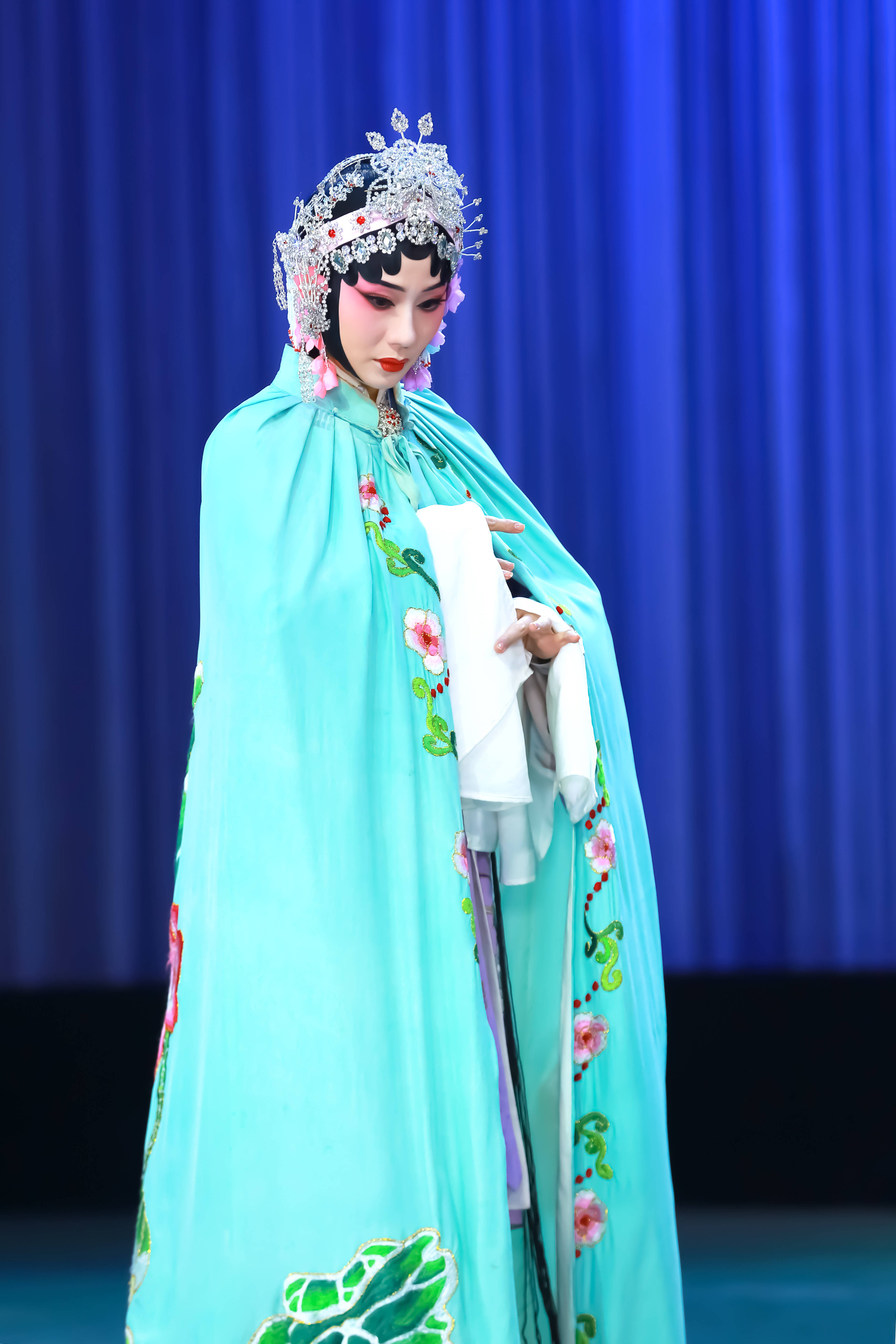 艺术为了和平国际和平艺术家推选人物刘谊
