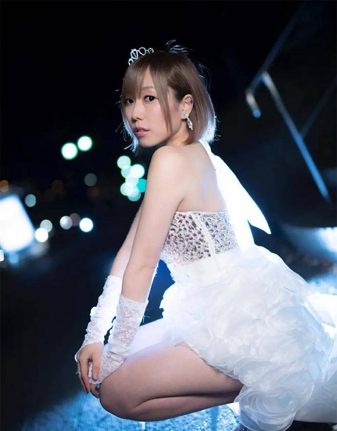 每日一悠七海蒂娜从漫画茶餐厅里走出的偶像