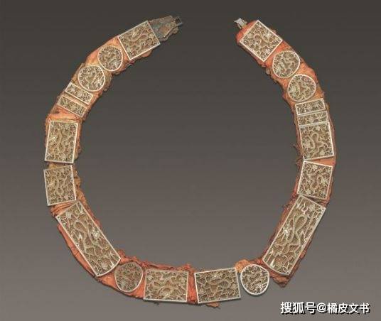 玉器类 别明所属年代婺源博物馆馆藏地点透雕蟒纹玉带中文名中国古代