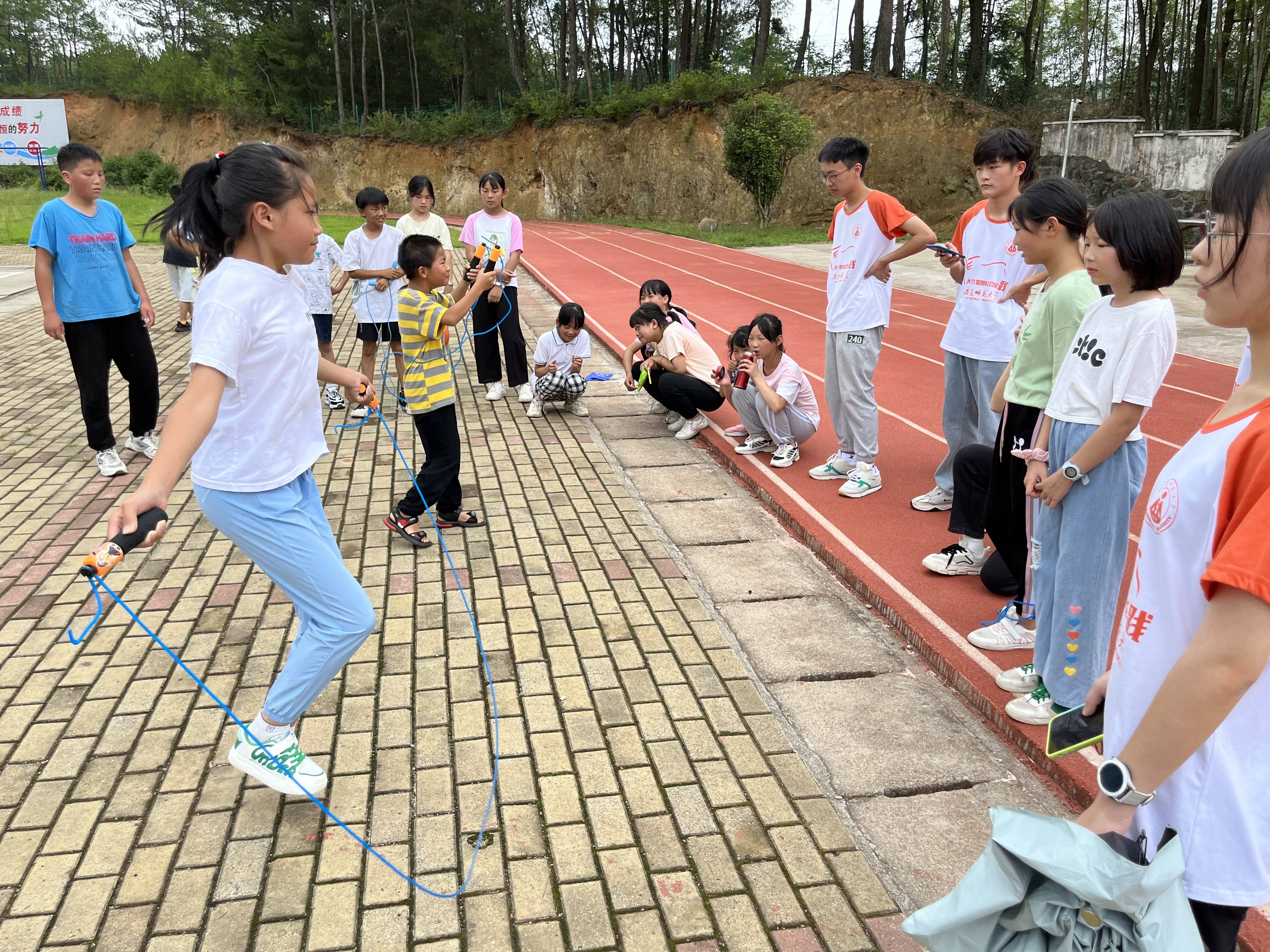 毛尖山中心学校图片