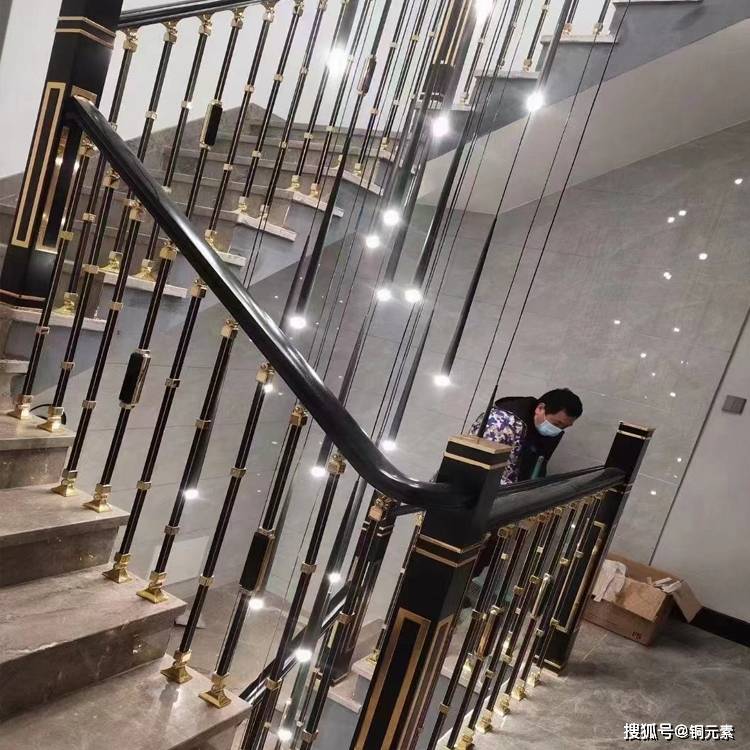 中式豪华复合铝艺扶手 双层入户别墅门上门安装-搜狐大视野-搜狐新闻