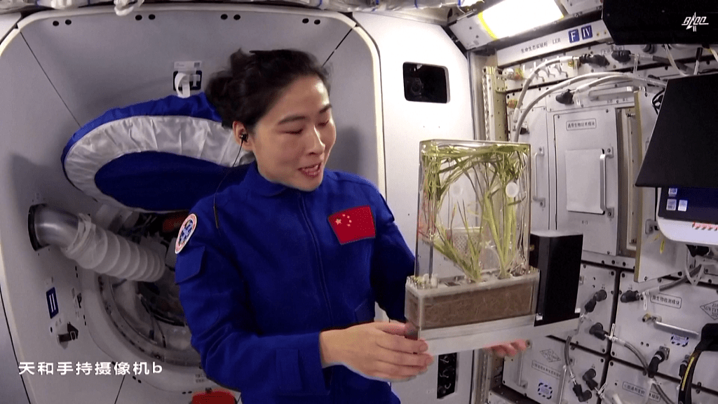 中国航天员首次在问天实验舱内开讲“天宫课堂”-搜狐大视野-搜狐新闻