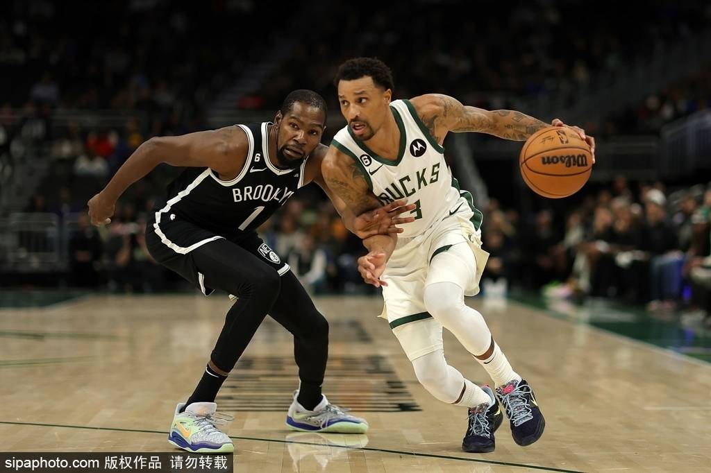 篮网雄鹿激战正酣 双方巨星对决引爆全场关注