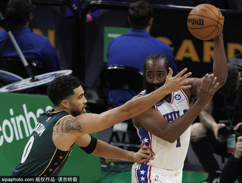 凯尔特人主场激战字母哥领衔雄鹿展开强强对话
