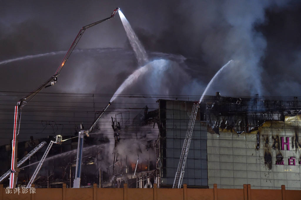 南京金盛百货商场明火于凌晨扑灭 未造成人员伤亡