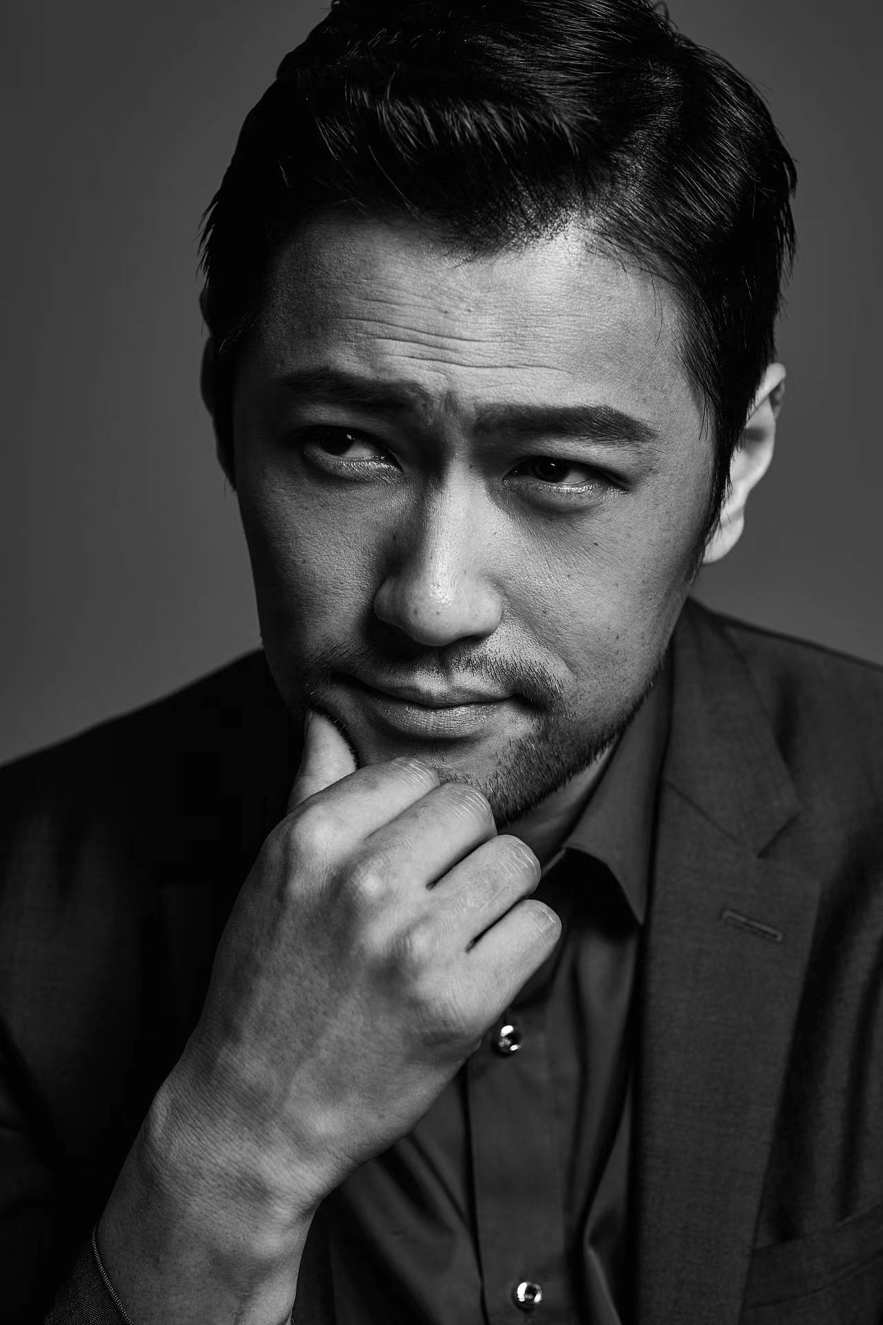 王争演绎职场精英:塑造“霸道总裁”的多面性-搜狐大视野-搜狐新闻
