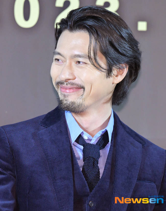 玄彬升级当爸后首度亮相 蓄胡子显成熟沧桑-搜狐大视野-搜狐新闻