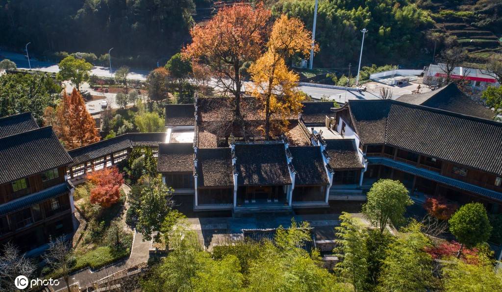 航拍浙江金华延福苑 文化气息浓厚秋色宜人-搜狐大视野-搜狐新闻