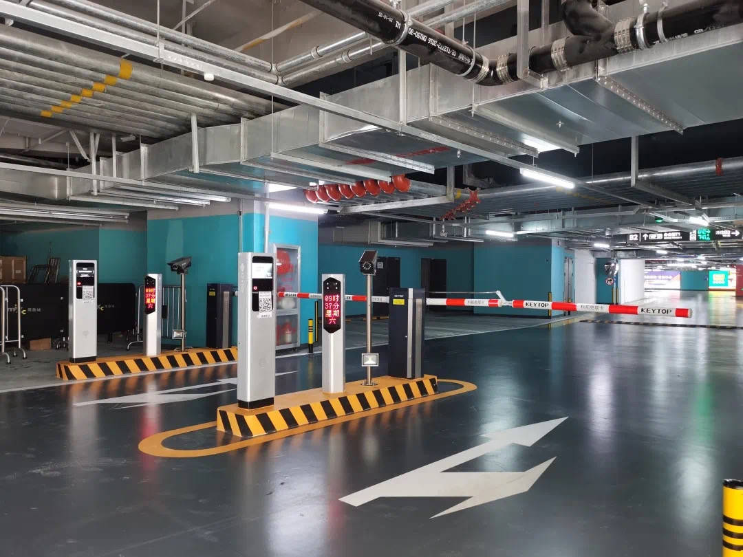 停车场运营和管理普遍存在以上情况,从而导致商业停车场出入口拥堵