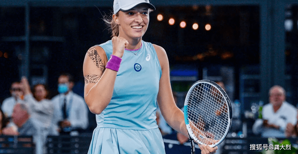 岁的wta名宿 女金刚 网球分析师玛蒂娜·纳芙拉蒂洛娃对斯娃泰克及top