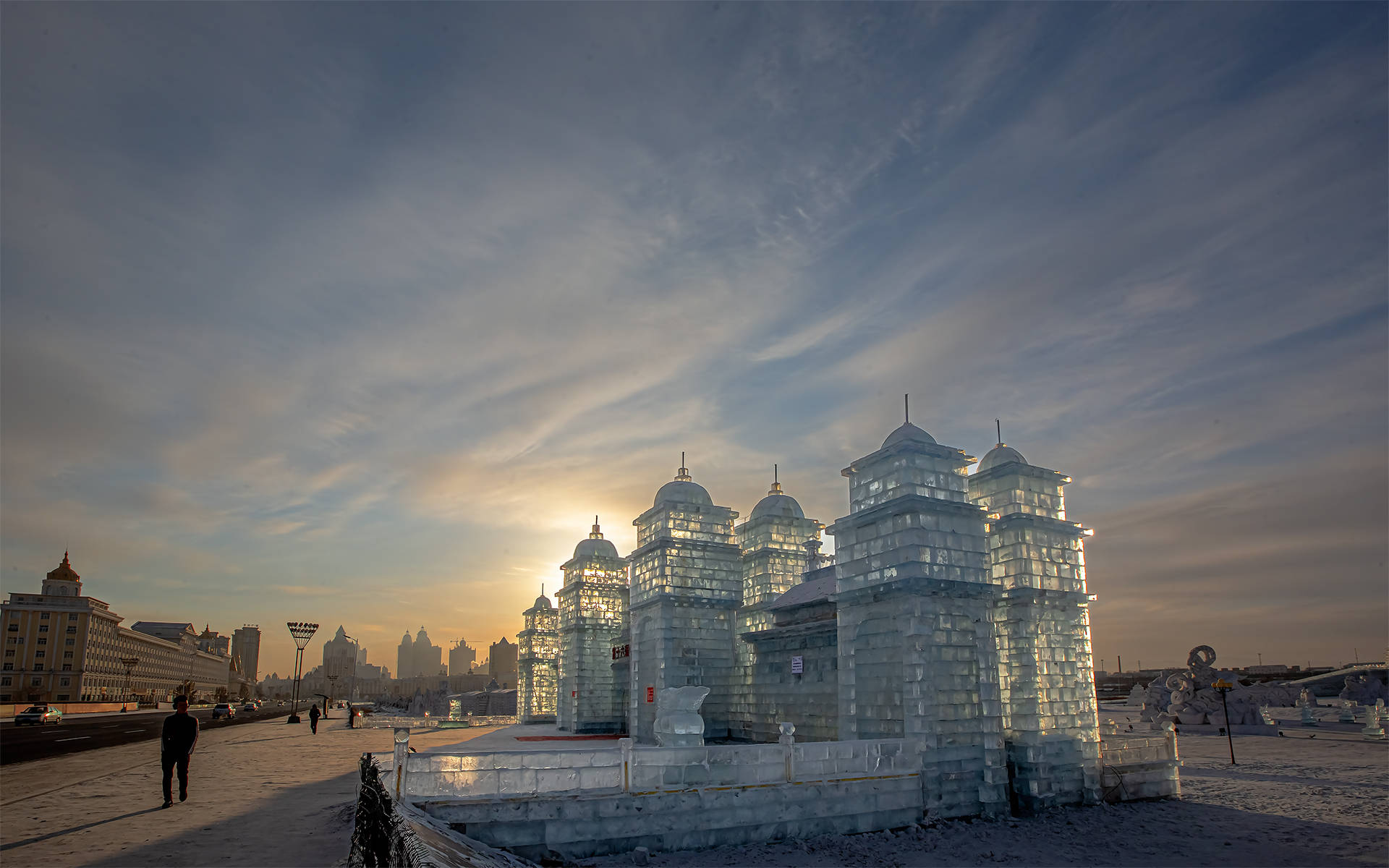 冰清雪洁满洲里中俄蒙国际冰雪节扮靓边城