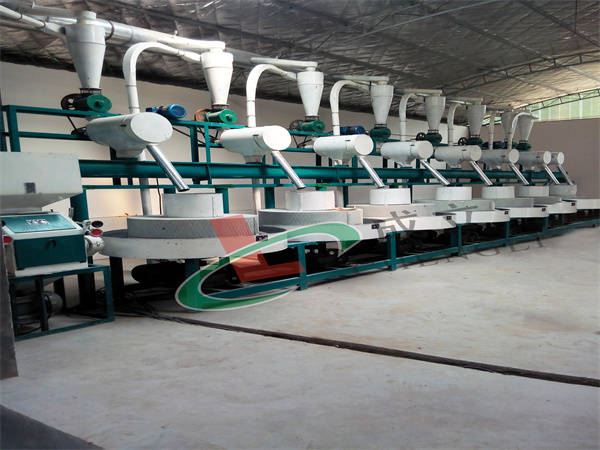 山西晋城立式石磨磨粉机械电动盘式杂粮磨粉机设备哪里有