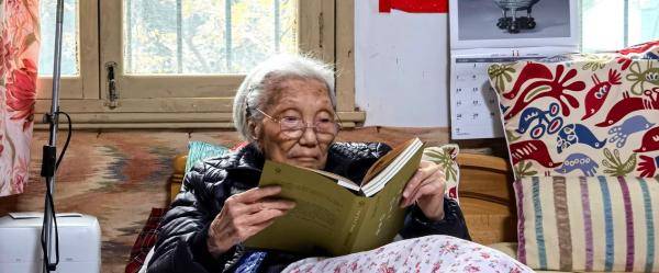 著名翻譯家楊苡先生去世，享年103歲，曾首創《咆哮山莊》譯名