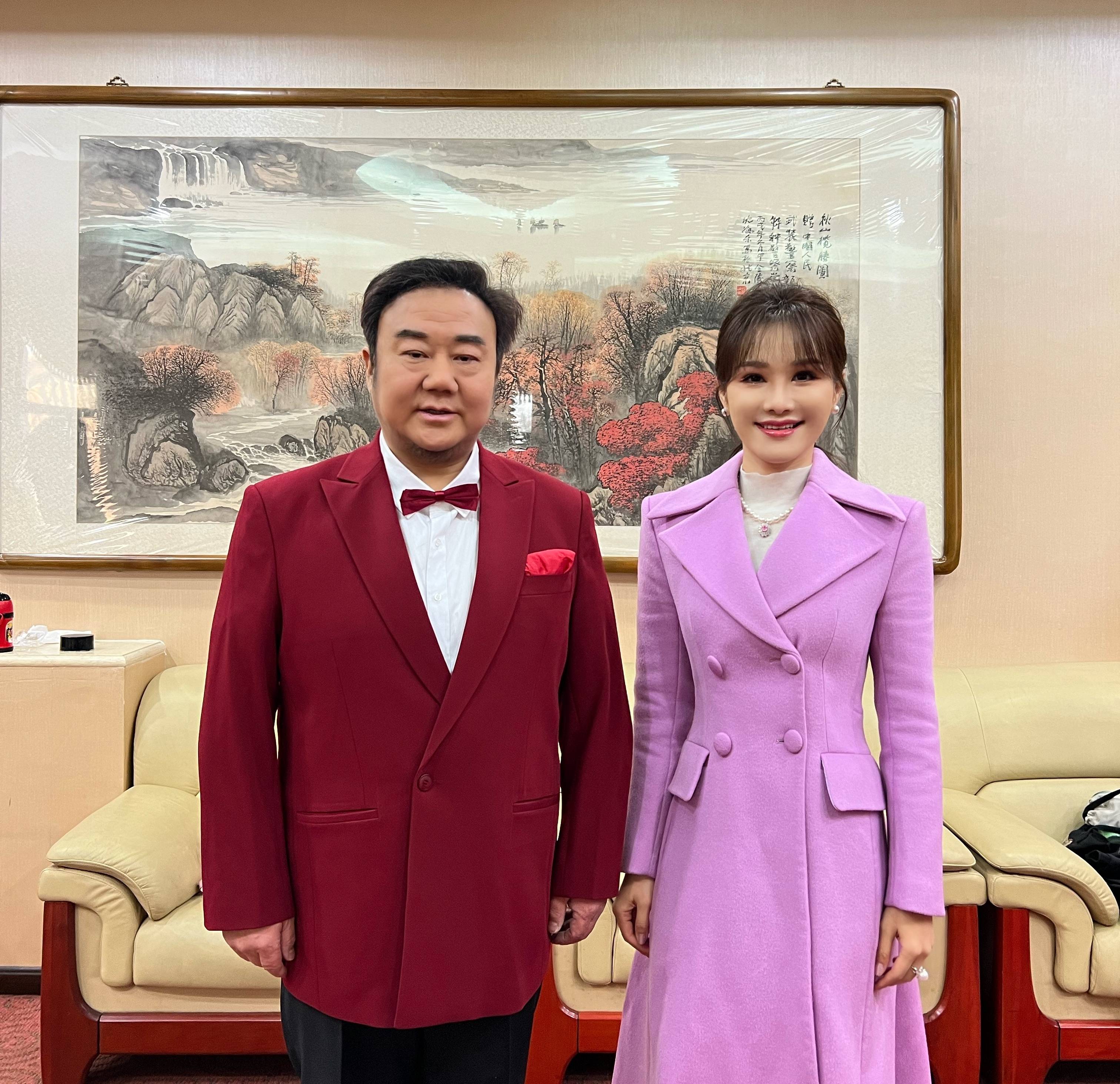 陈紫妍亮相央视春节特别节目《军营大拜年》为战士们送新春祝福_基层