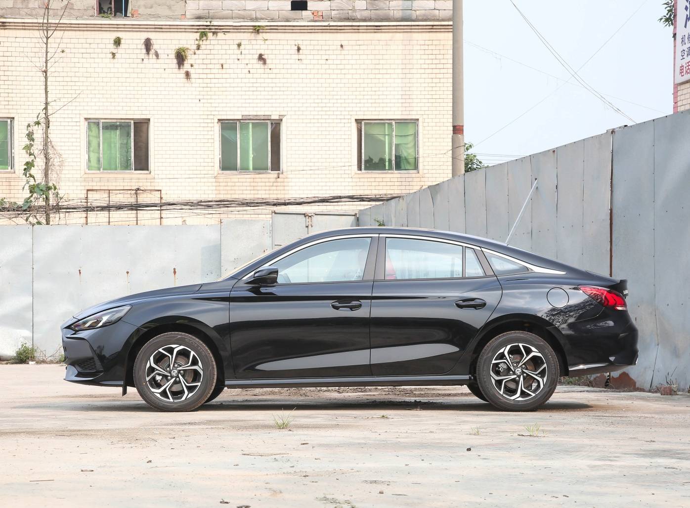 新款名爵5青春旗舰版性价比如何?值不值9万?