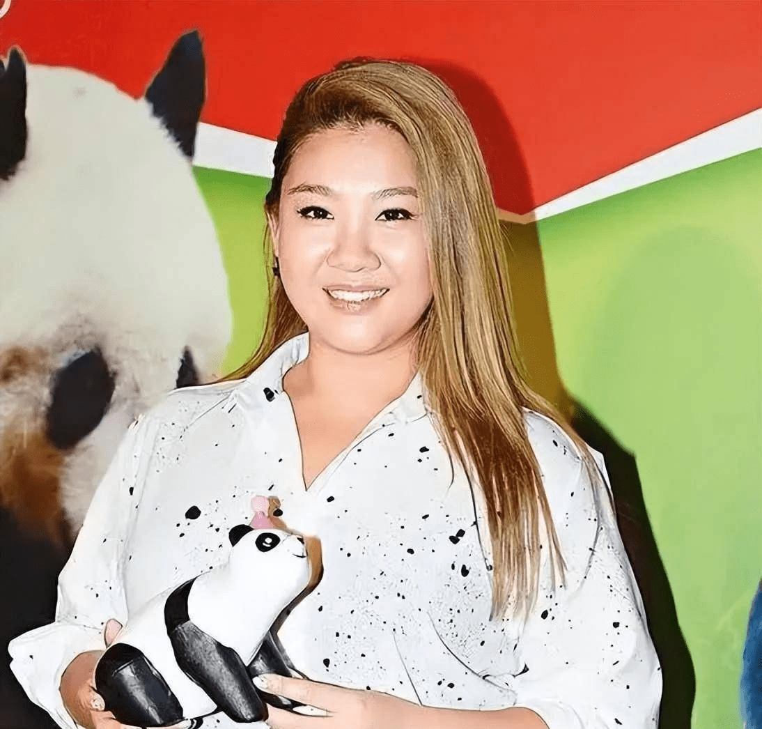 同是郑少秋的基因,把4个女儿一对比,差距就出来了_郑欣宜_沈殿霞_父亲