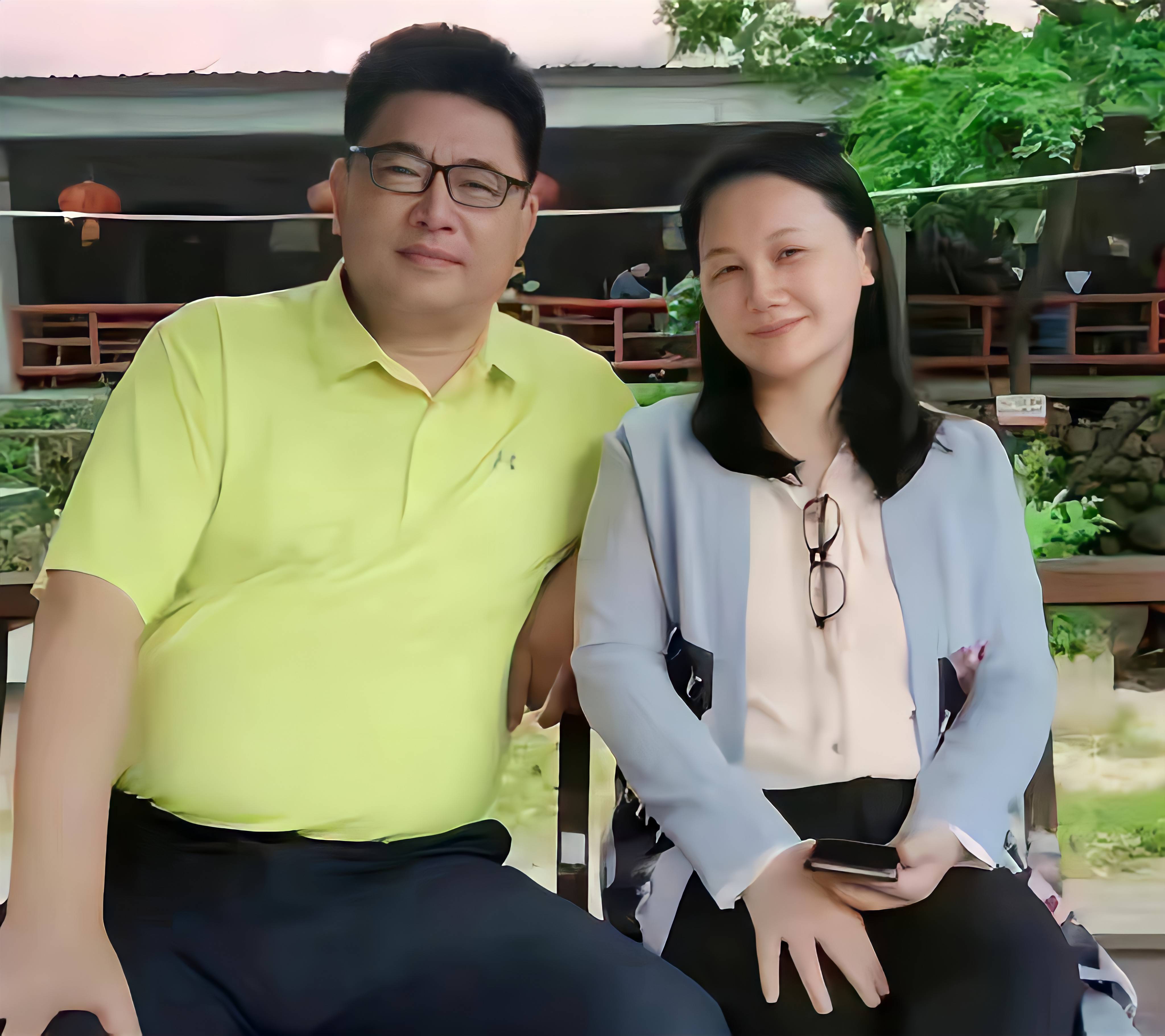 柴桑大姐开始进行反网暴行动,李圣律师罕见在直播间露出笑容_许敏