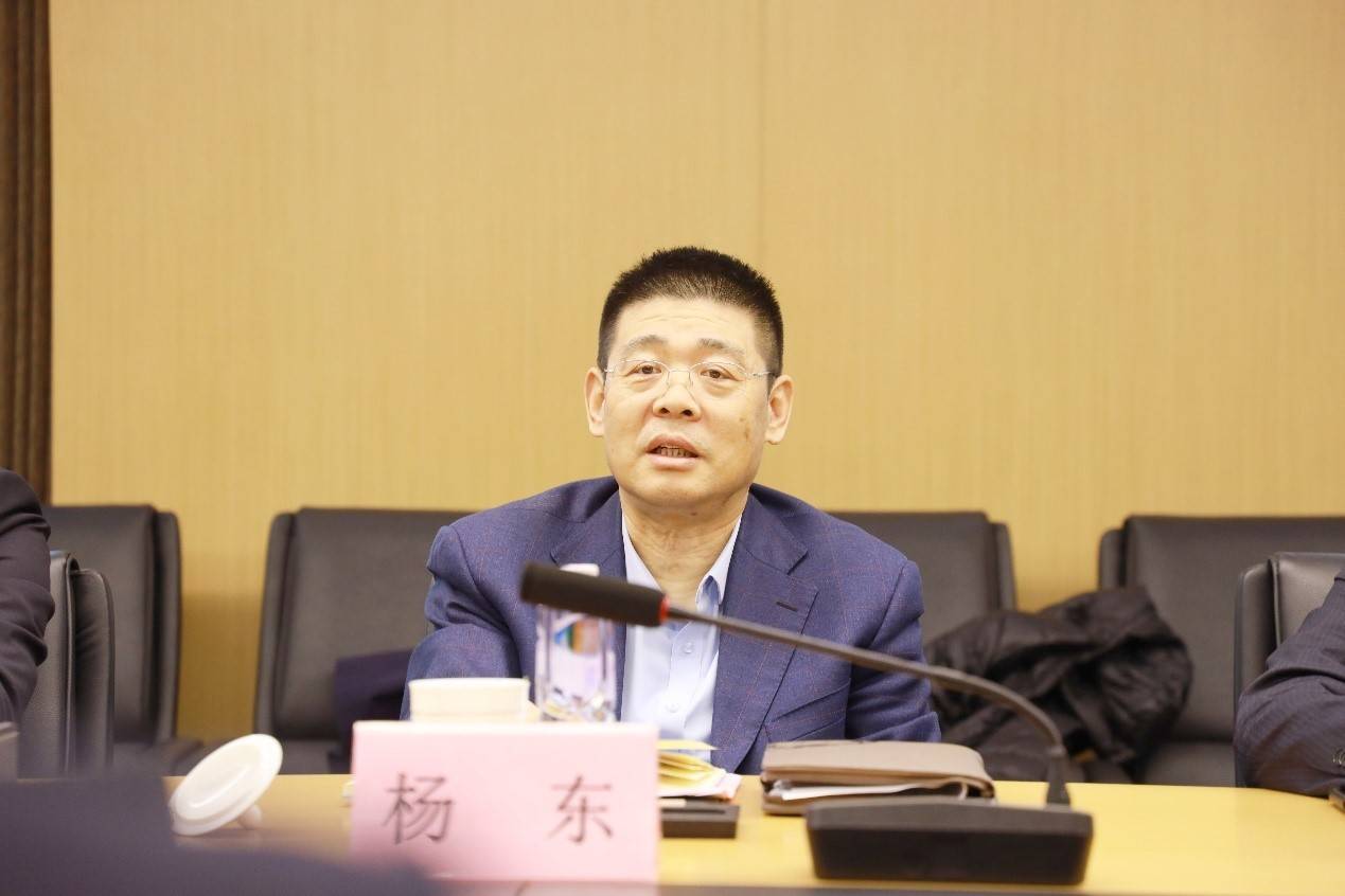 中工环境科技董事长杨东一行参观展厅和装备集成中心2月28日,南京万德