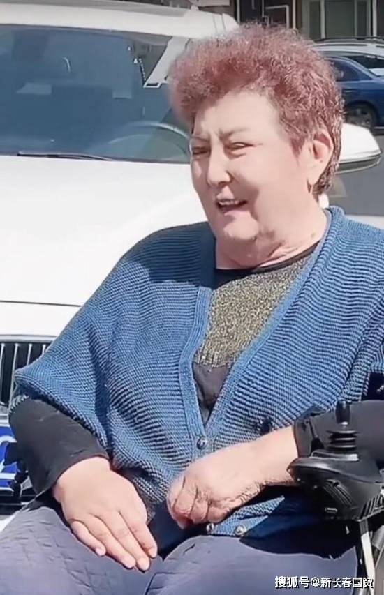76岁蒙古族歌唱家德德玛近况曝光,25年前曾患脑溢血导致偏瘫_身体