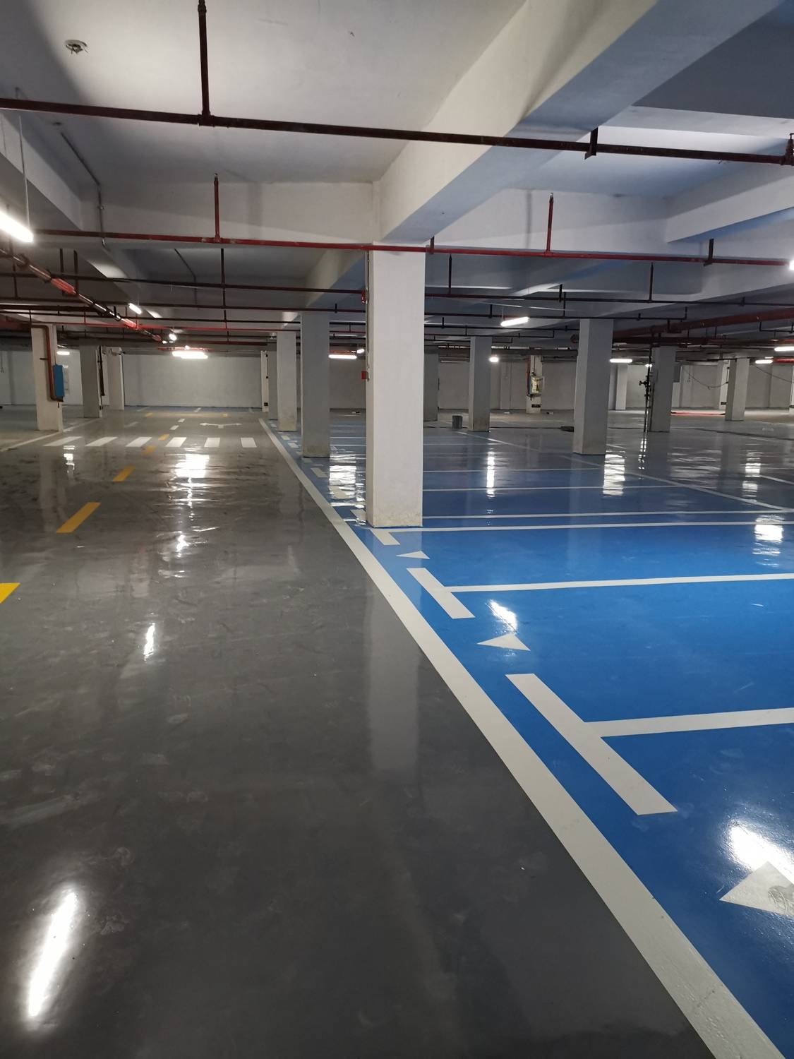 防静电地坪漆_施工地_性能_树脂