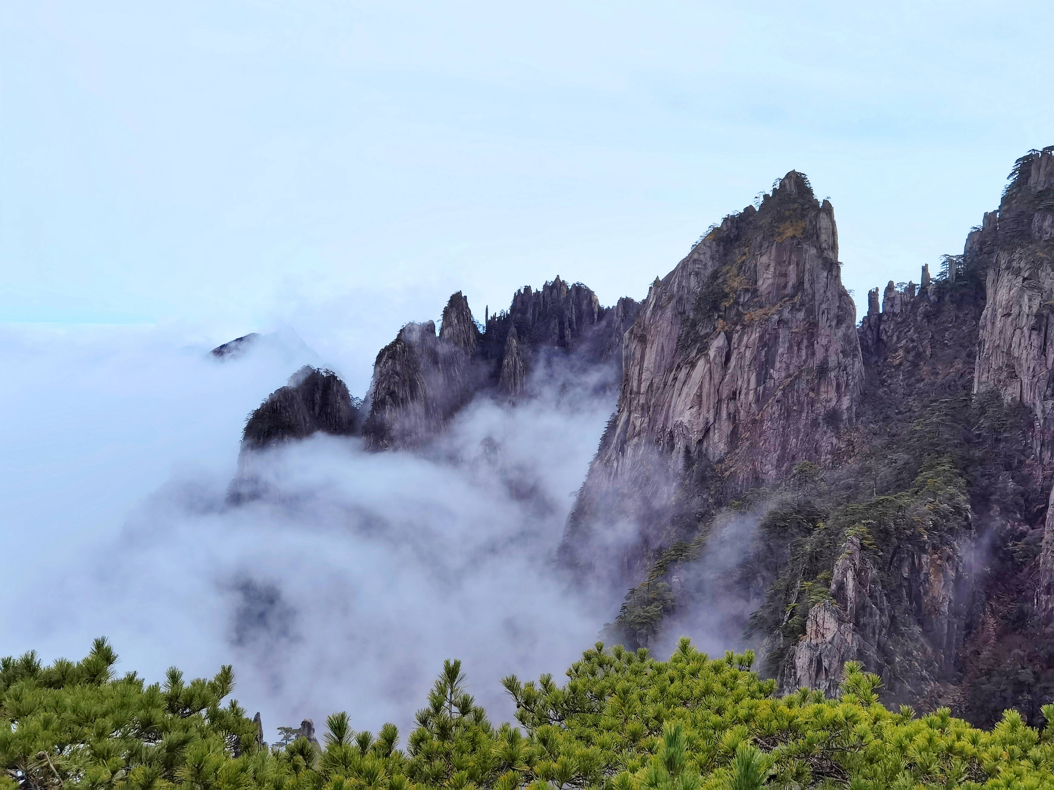 黄山云雾图片