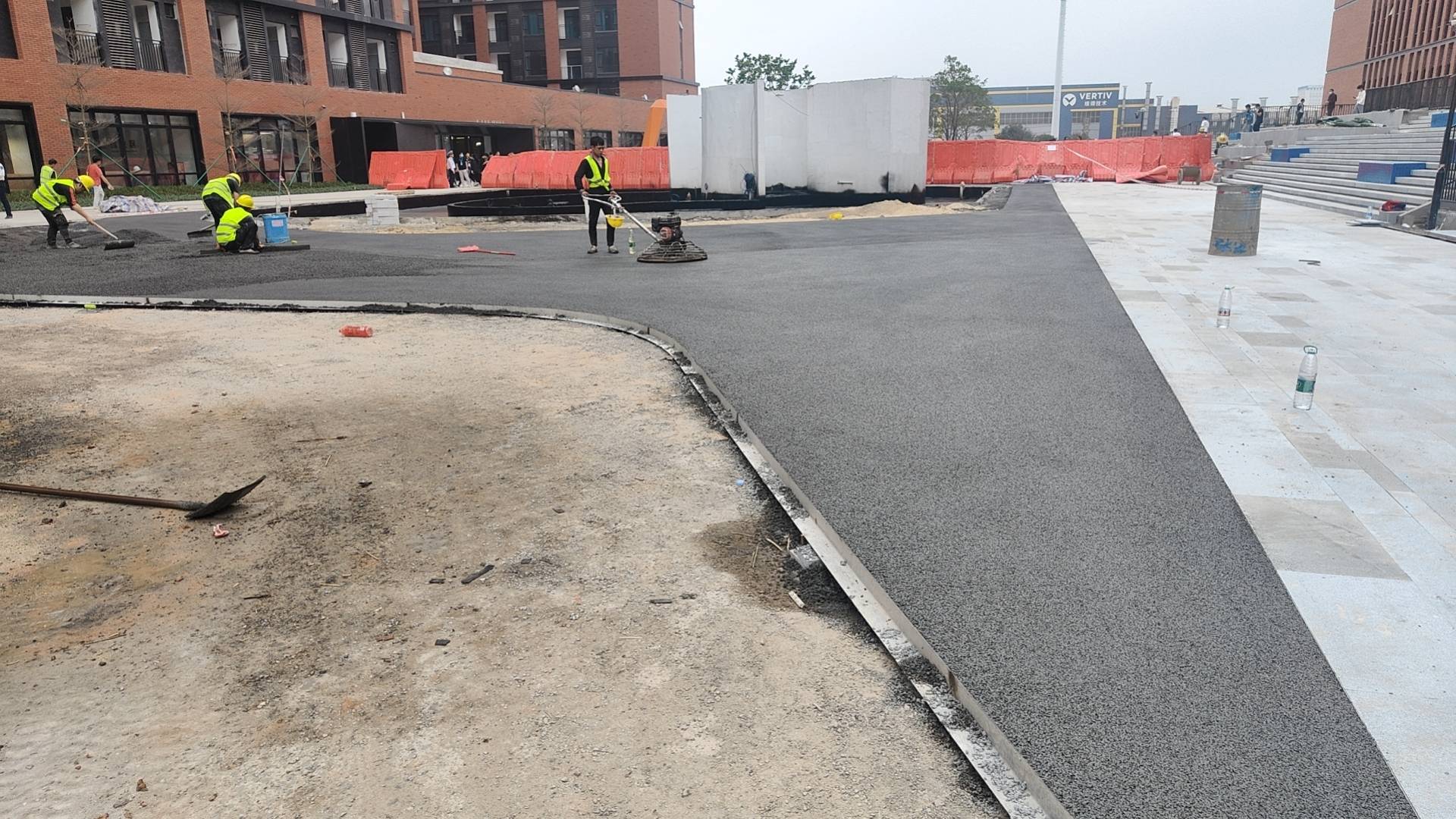 江门透水混凝土面层施工方案,广东专业透水地坪厂家定制_福路顺_工程