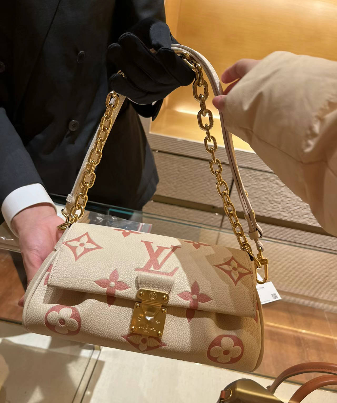 表达爱的1000种方式#包包分享#lv新款#lv草莓牛奶#lvfavorite#晒新