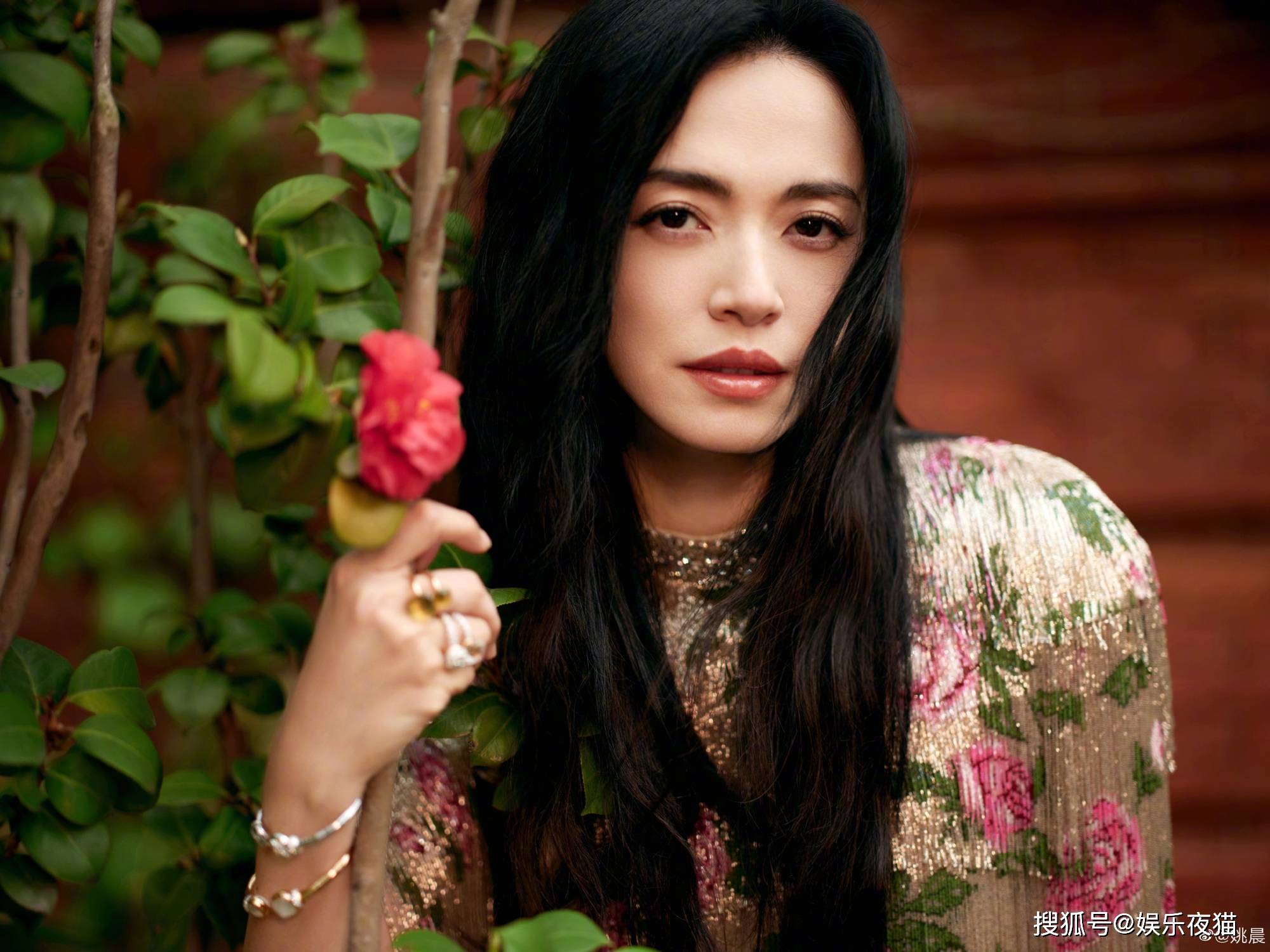 姚晨一袭流苏花裙写真妆容精致彰显成熟女人魅力-搜狐大视野-搜狐新闻