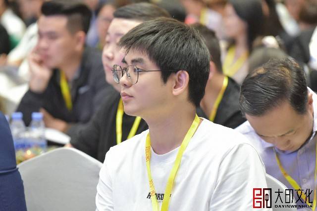 万博老师:恐惧舞台的信念的来源_演说_投资_演讲