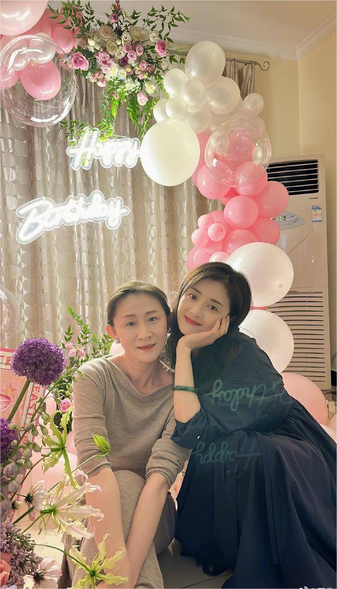 蒋欣被动过40岁生日,发生日照配音《年轻的微笑》_祝福_开心_动态